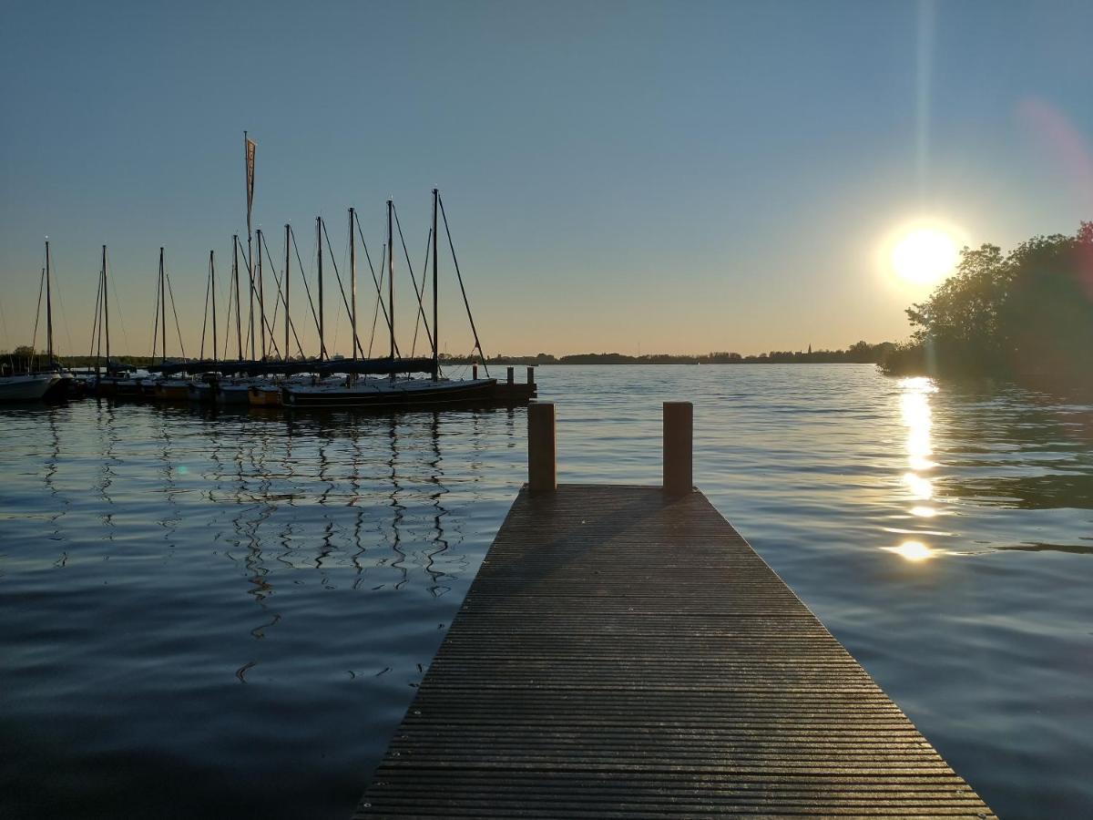 B&Bslapenopeeneiland Kaag Buitenkant foto